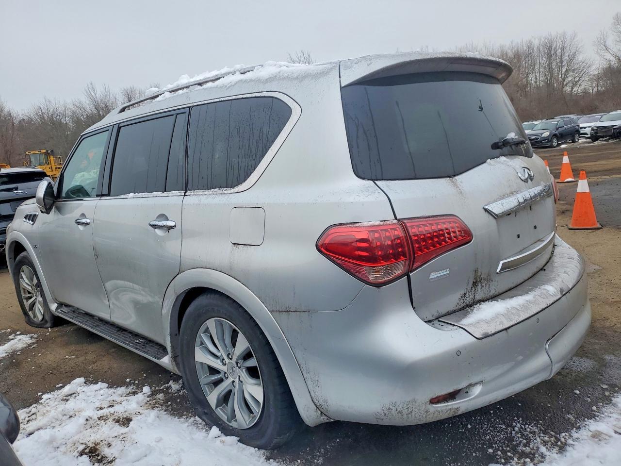 2015 INFINITI QX80 — фото 2
