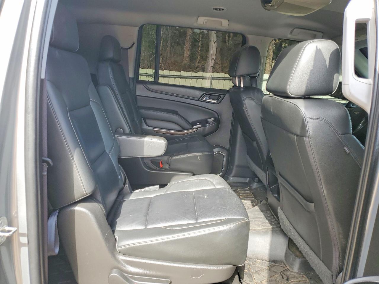 CHEVROLET SUBURBAN