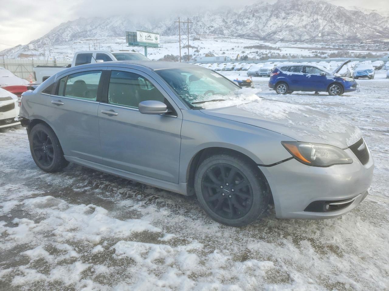 CHRYSLER 200