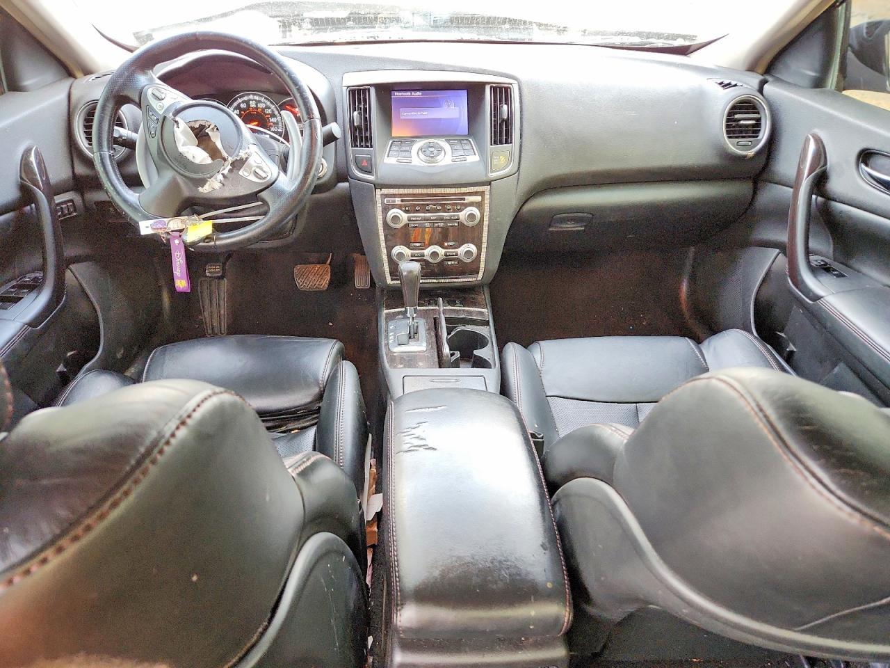 NISSAN MAXIMA