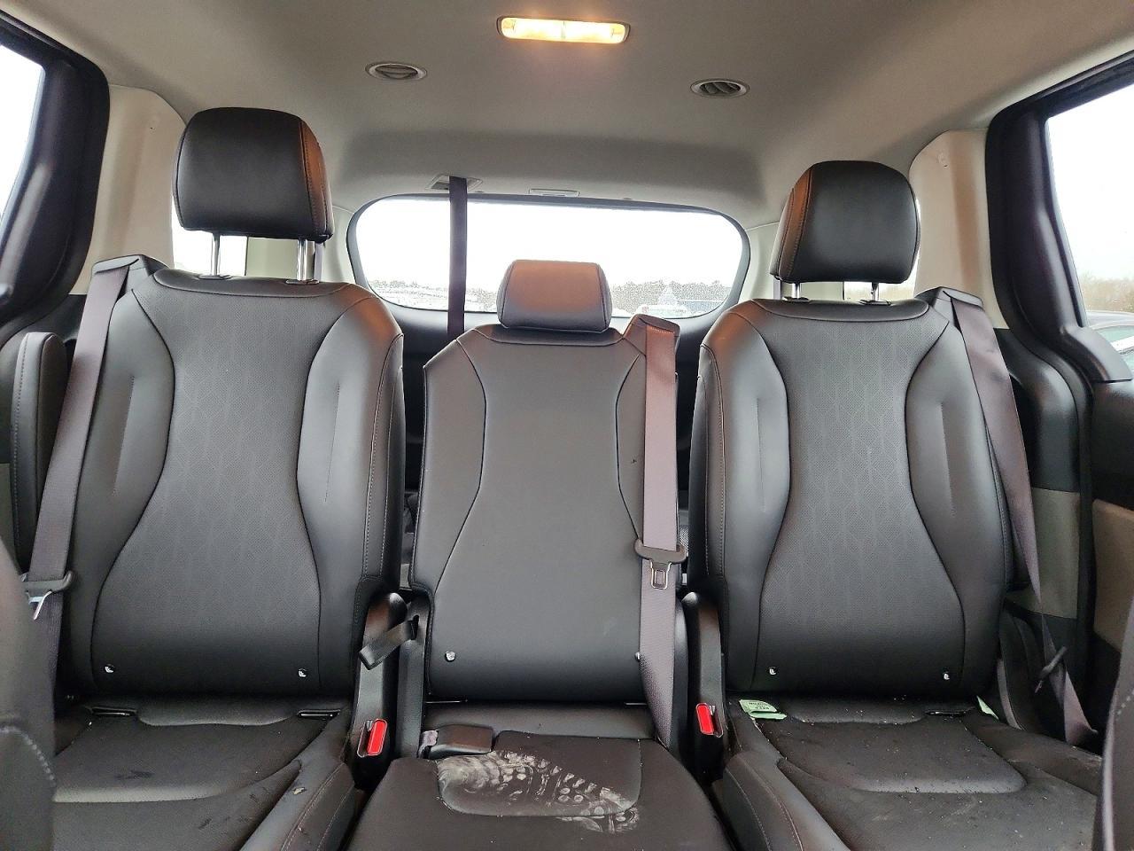 2025 KIA CARNIVAL — фото 10