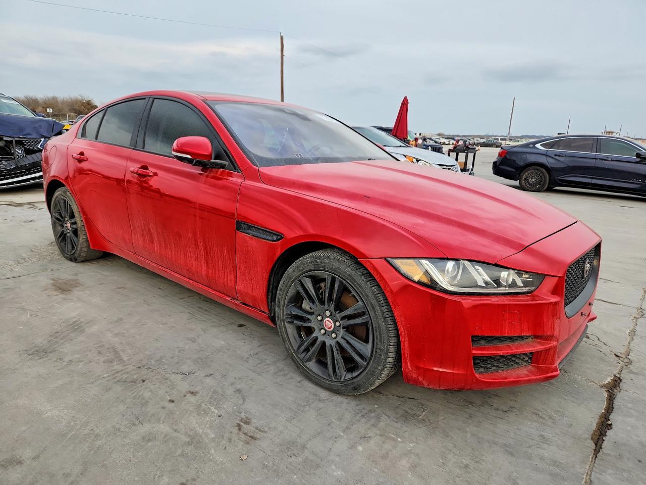 2018 JAGUAR XE — фото 4