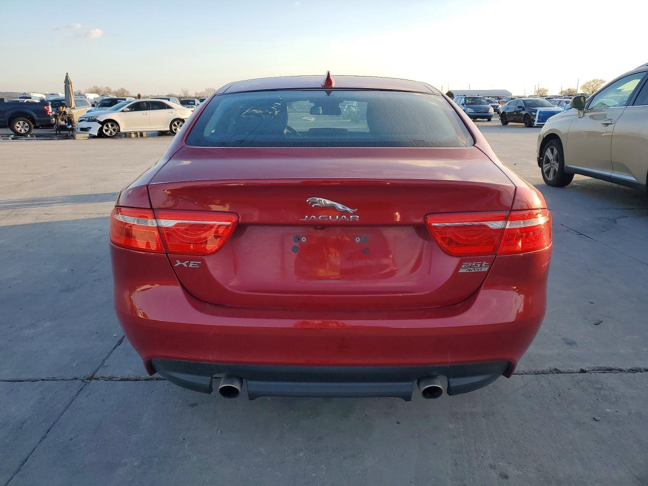 2018 JAGUAR XE — фото 6