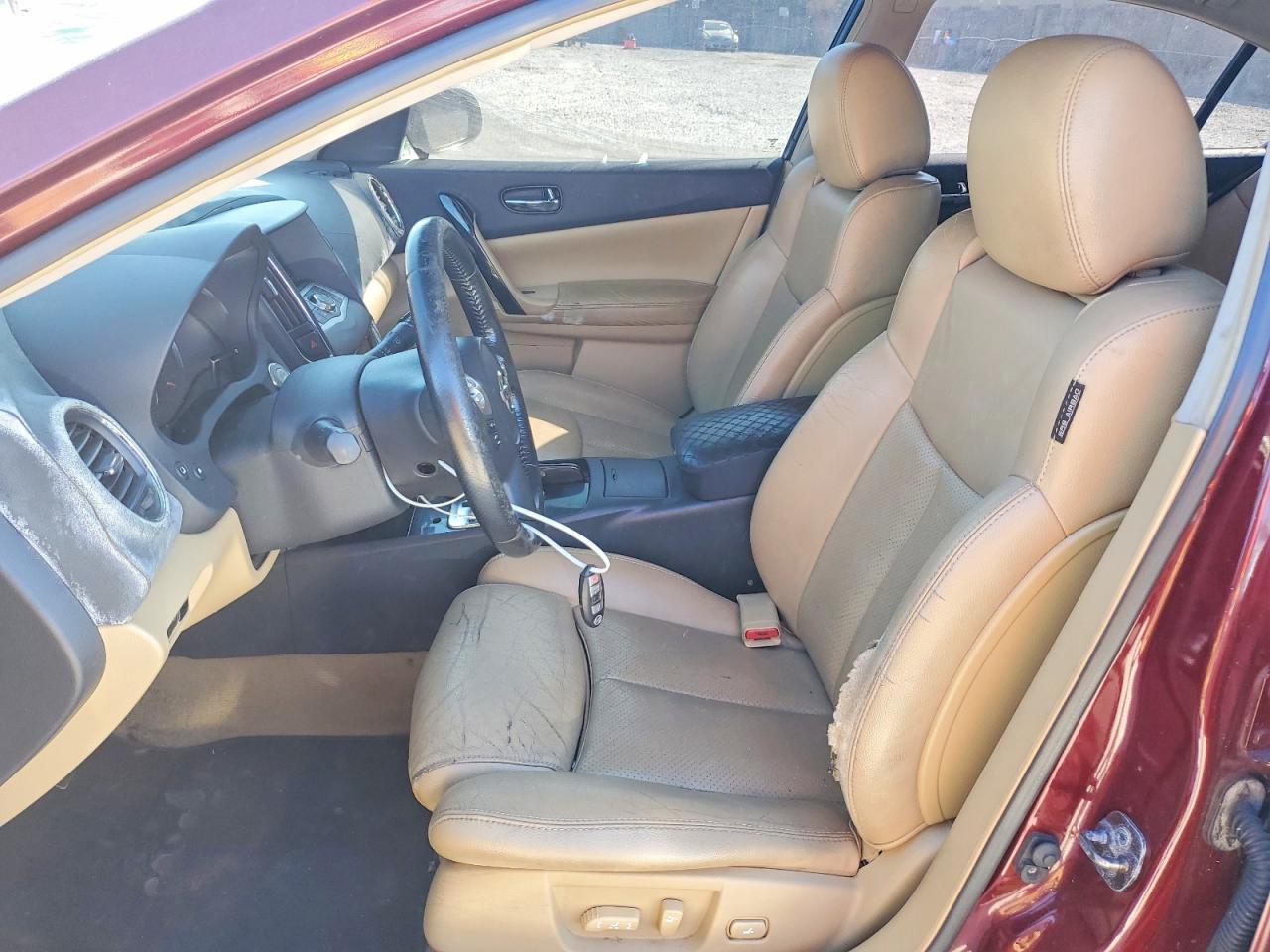 NISSAN MAXIMA