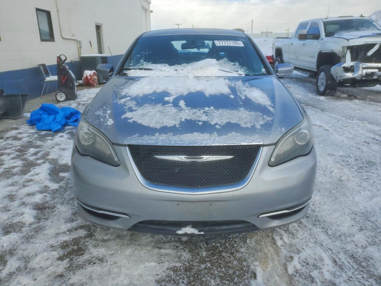 CHRYSLER 200