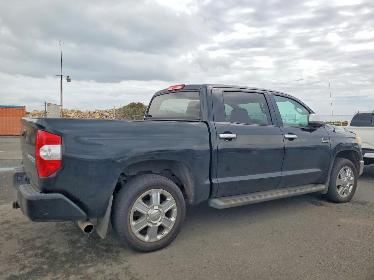 2016 TOYOTA TUNDRA — фото 3
