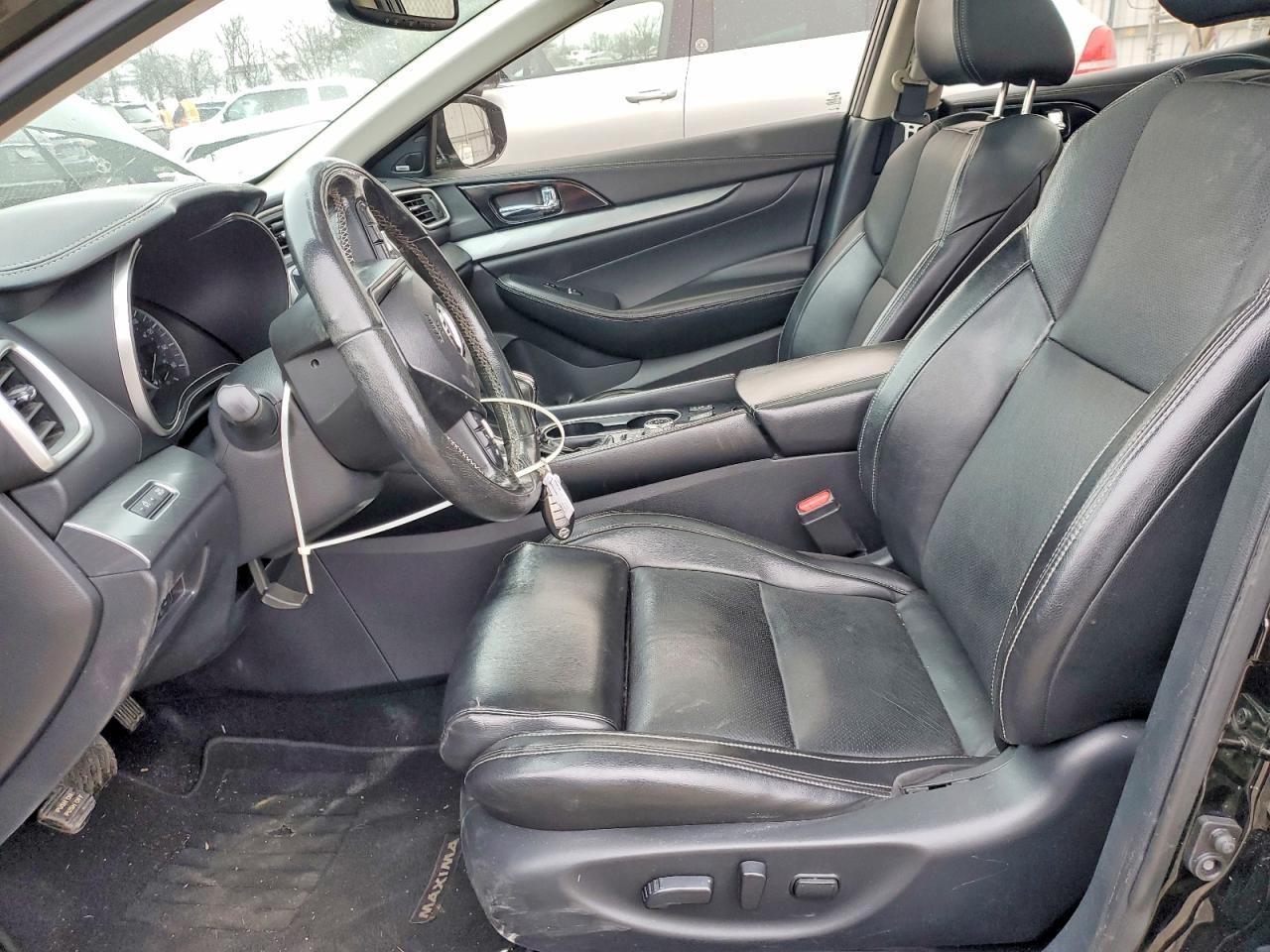 NISSAN MAXIMA
