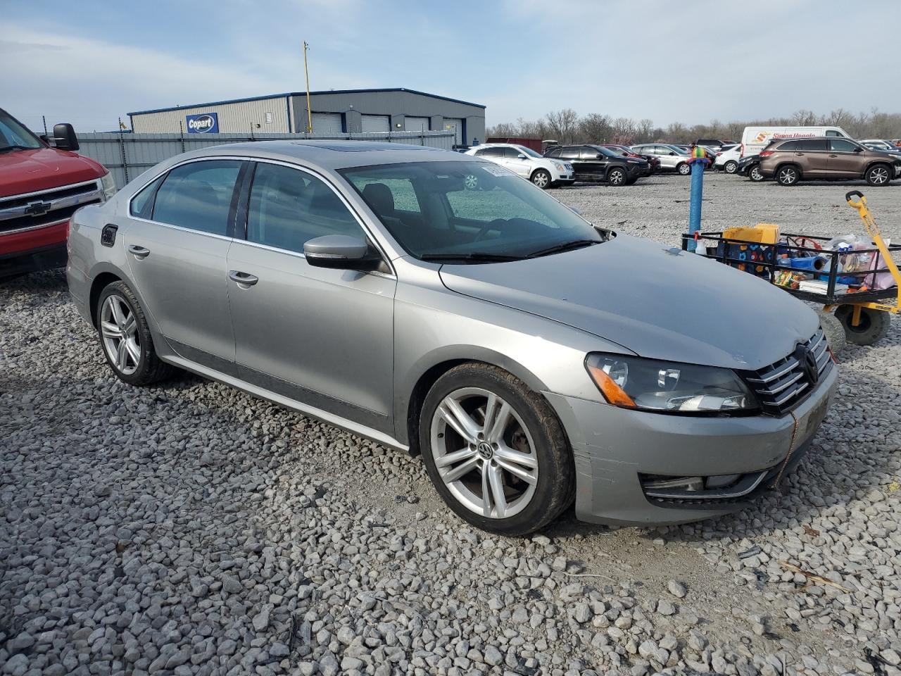 2013 VOLKSWAGEN PASSAT — фото 4