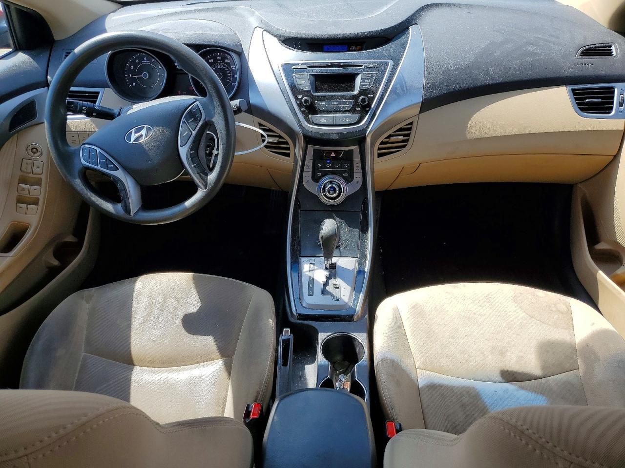 HYUNDAI ELANTRA