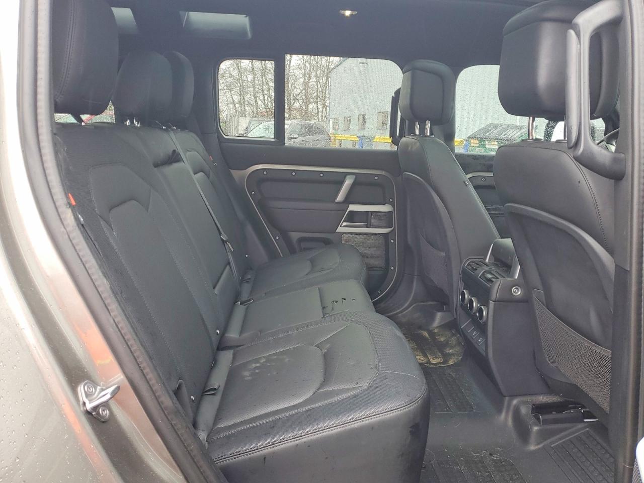 LAND ROVER DEFENDER
