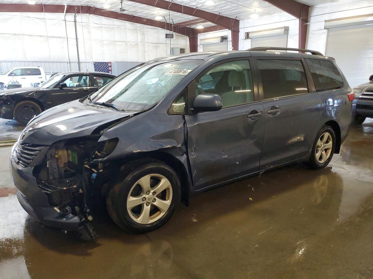 TOYOTA SIENNA