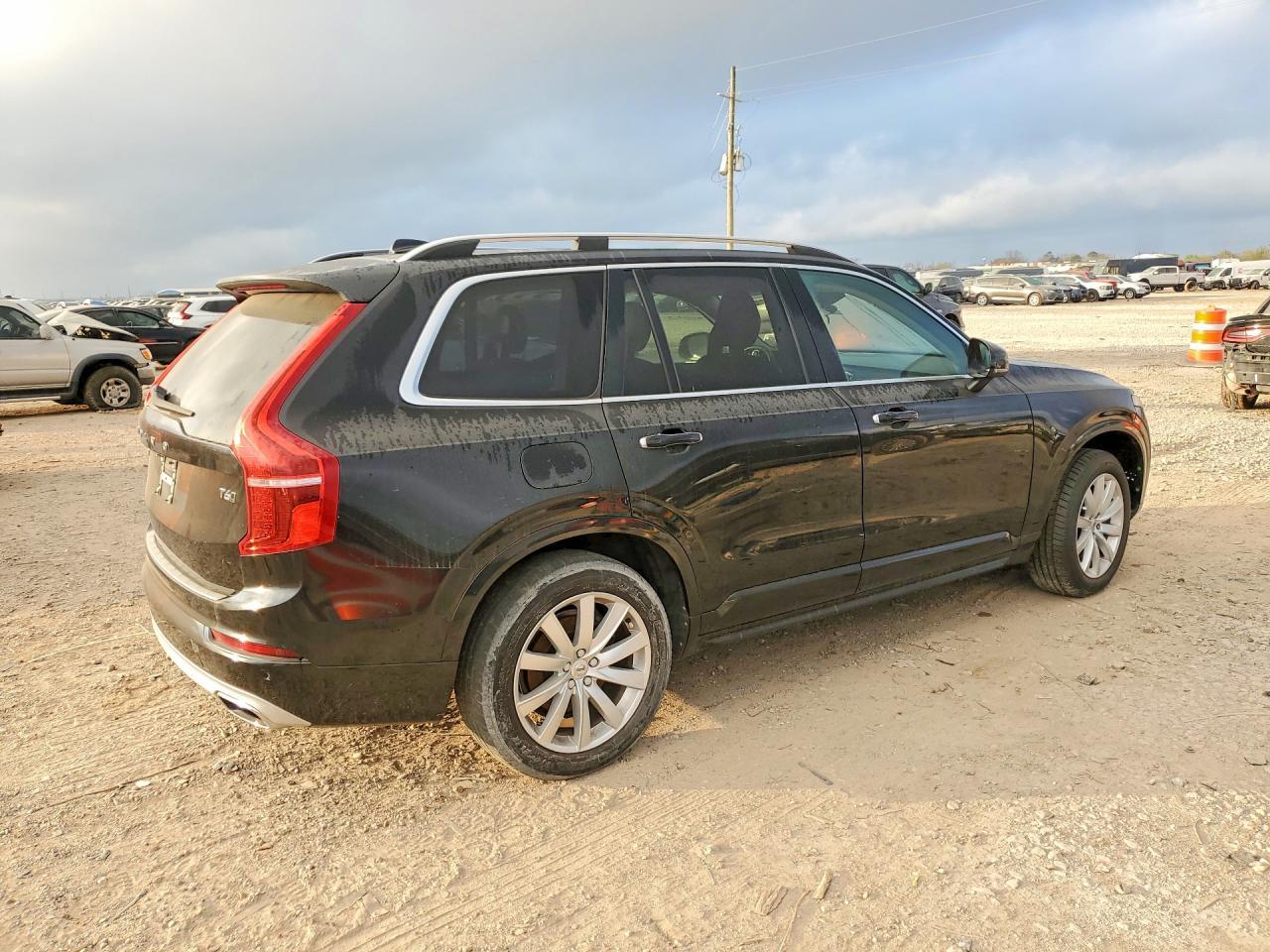 2016 VOLVO XC90 — фото 3