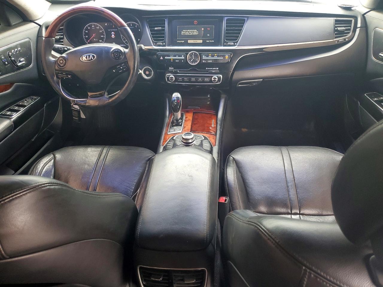 KIA K900