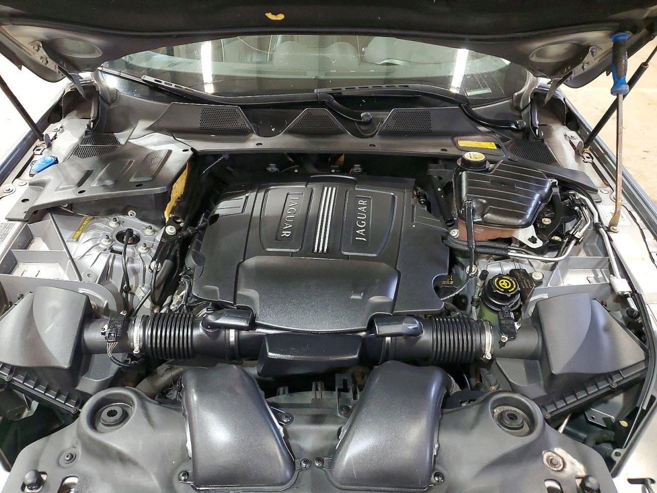2011 JAGUAR XJ — фото 11