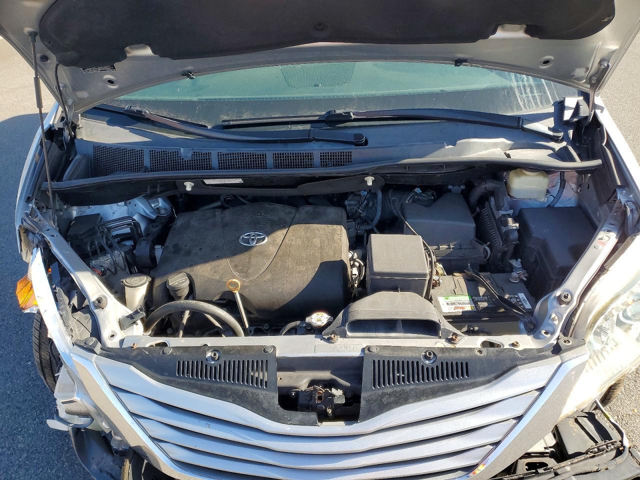 2017 TOYOTA SIENNA — фото 12