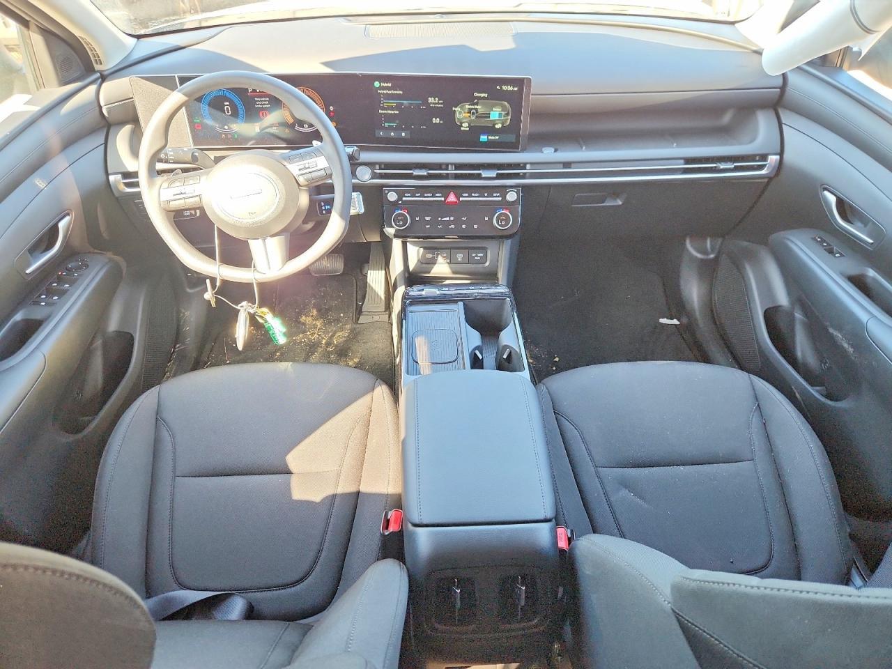 HYUNDAI TUCSON HYBRID