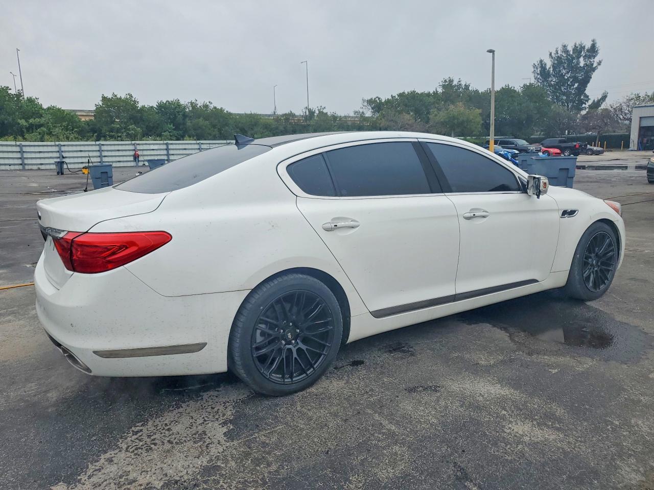 KIA K900