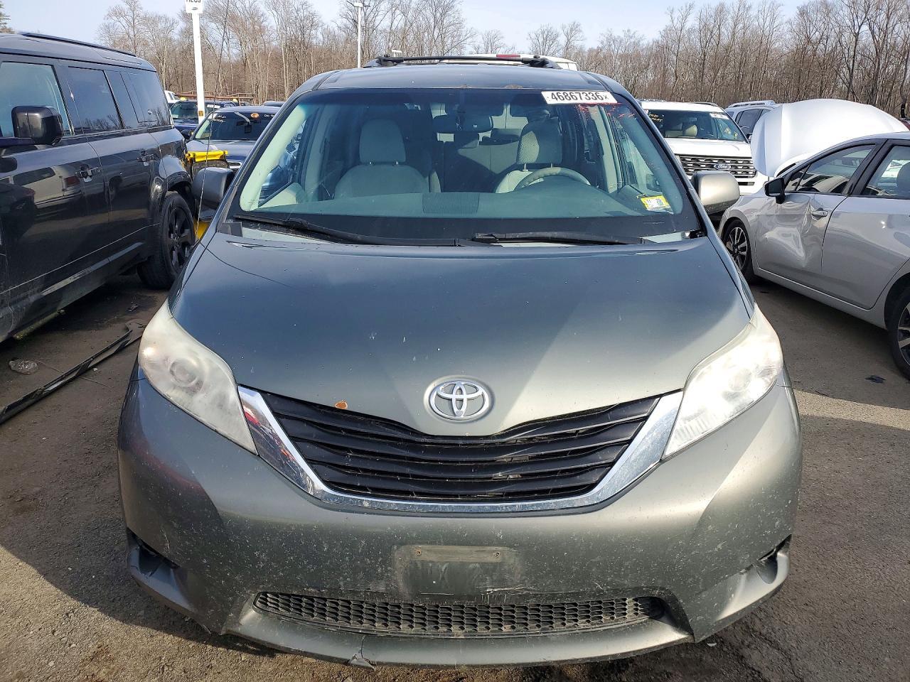 TOYOTA SIENNA
