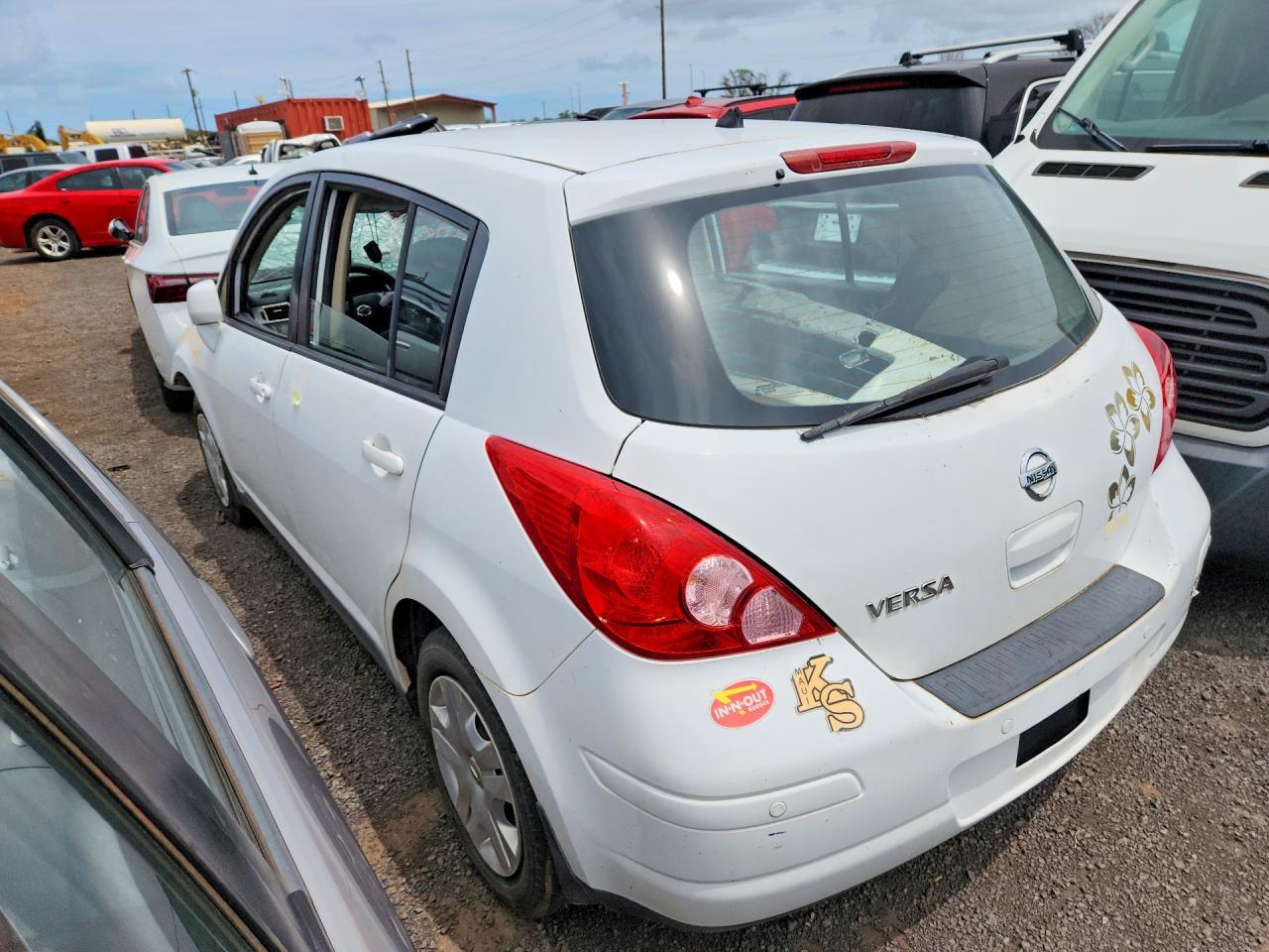 2011 NISSAN VERSA — фото 2