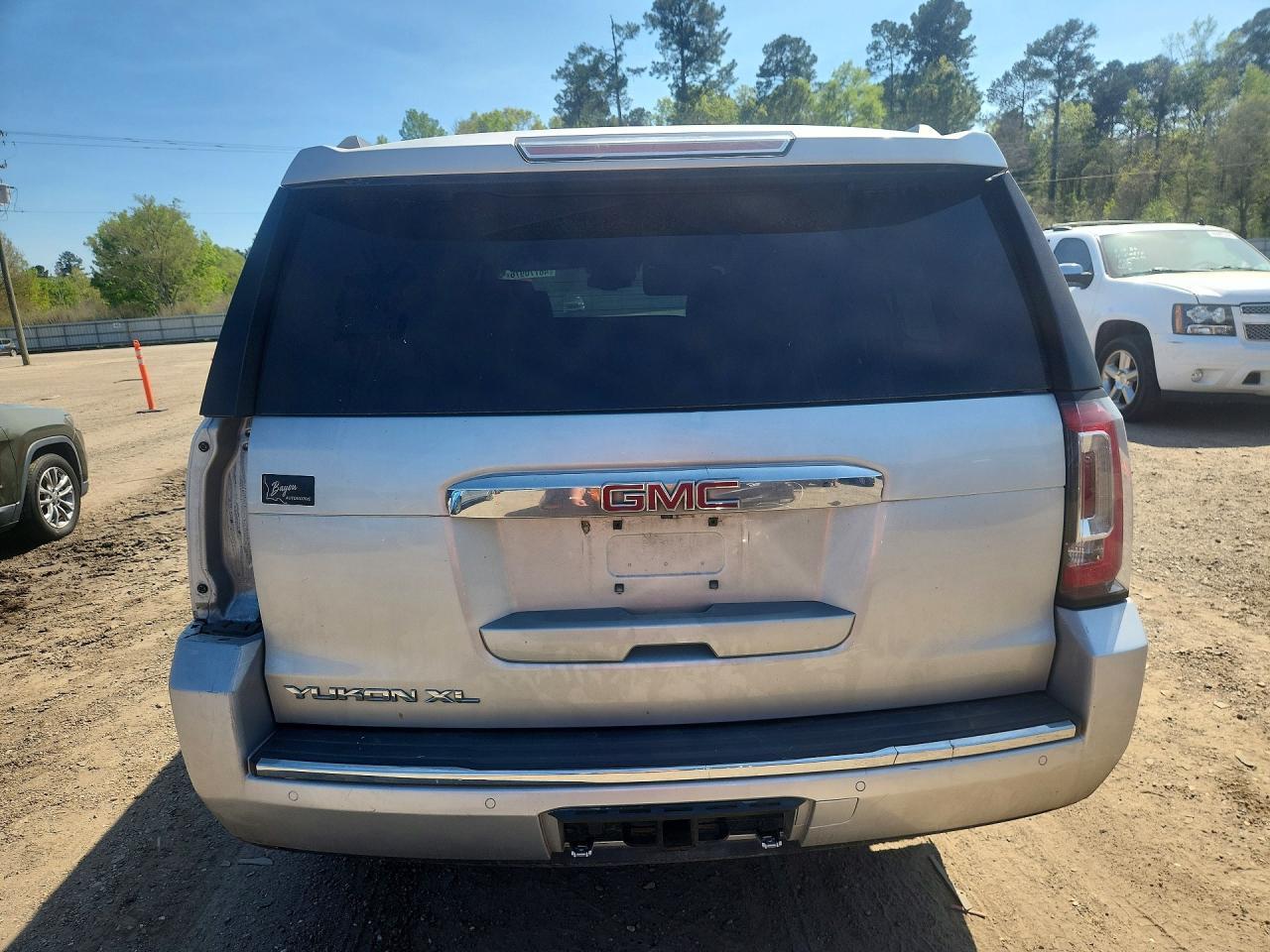 GMC YUKON