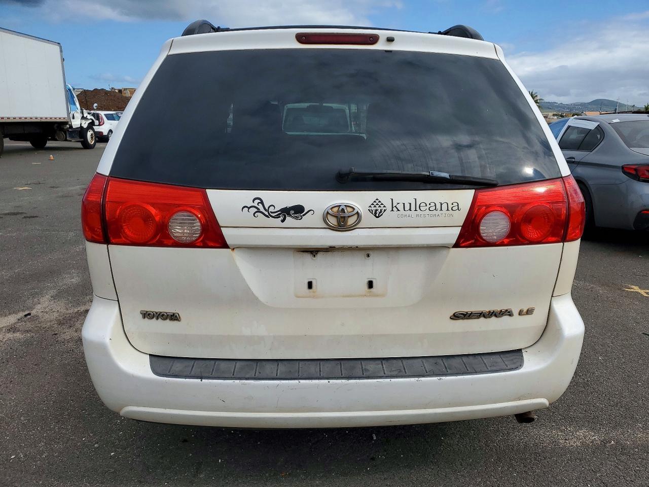 2010 TOYOTA SIENNA — фото 6
