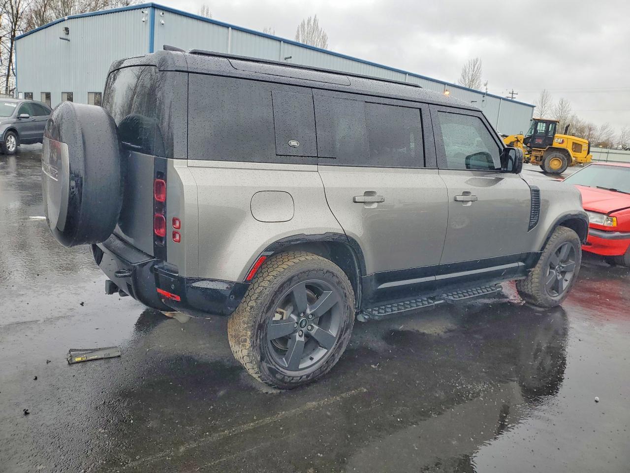LAND ROVER DEFENDER