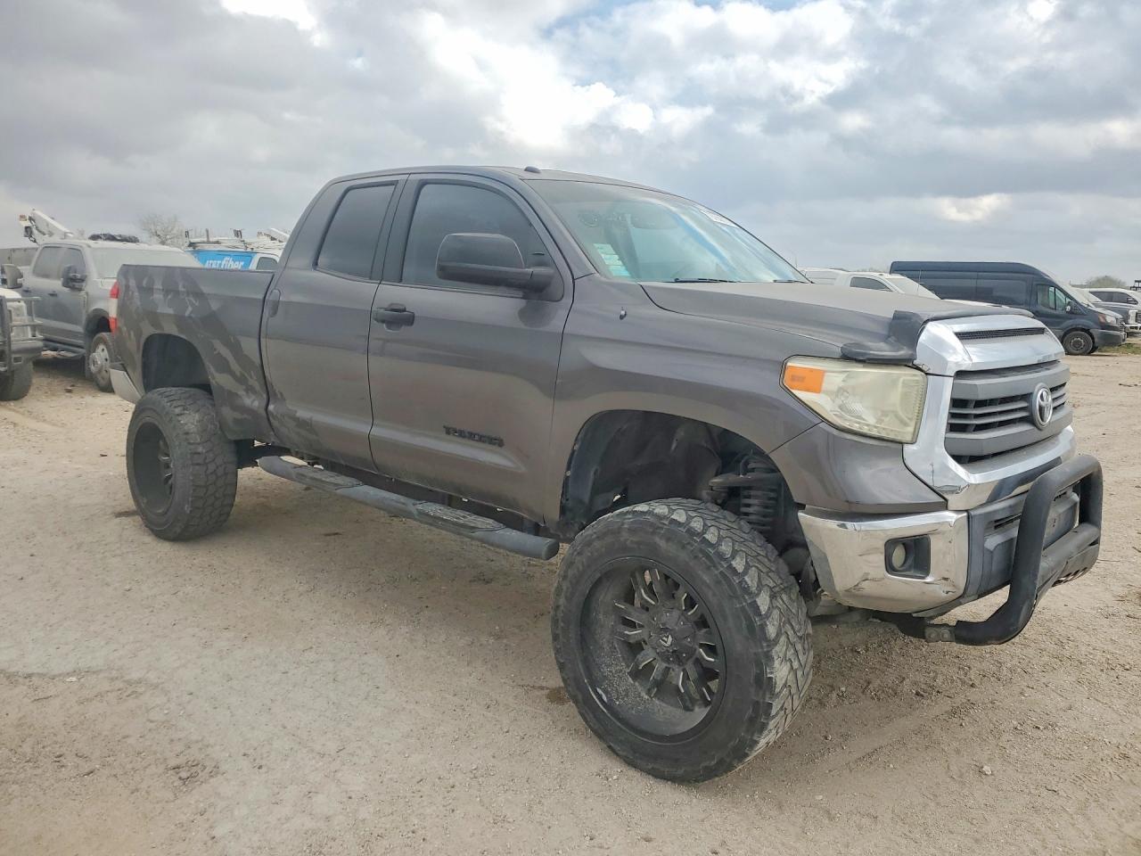 2014 TOYOTA TUNDRA — фото 4