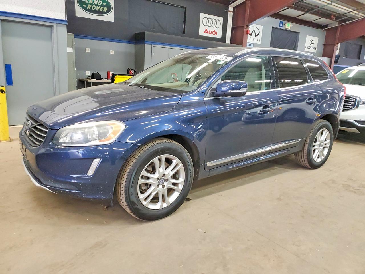 2015 VOLVO XC60 — фото 1