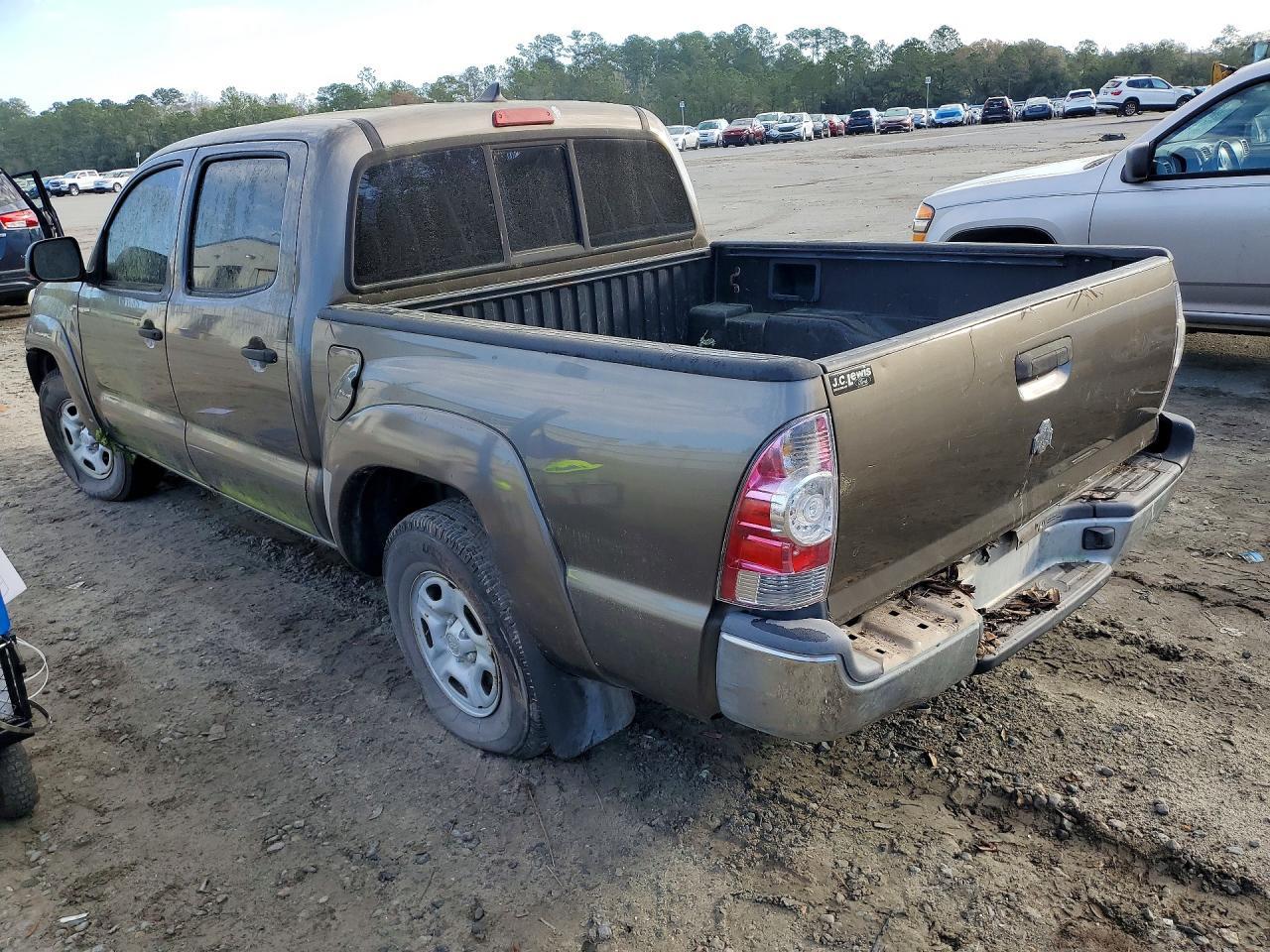 TOYOTA TACOMA