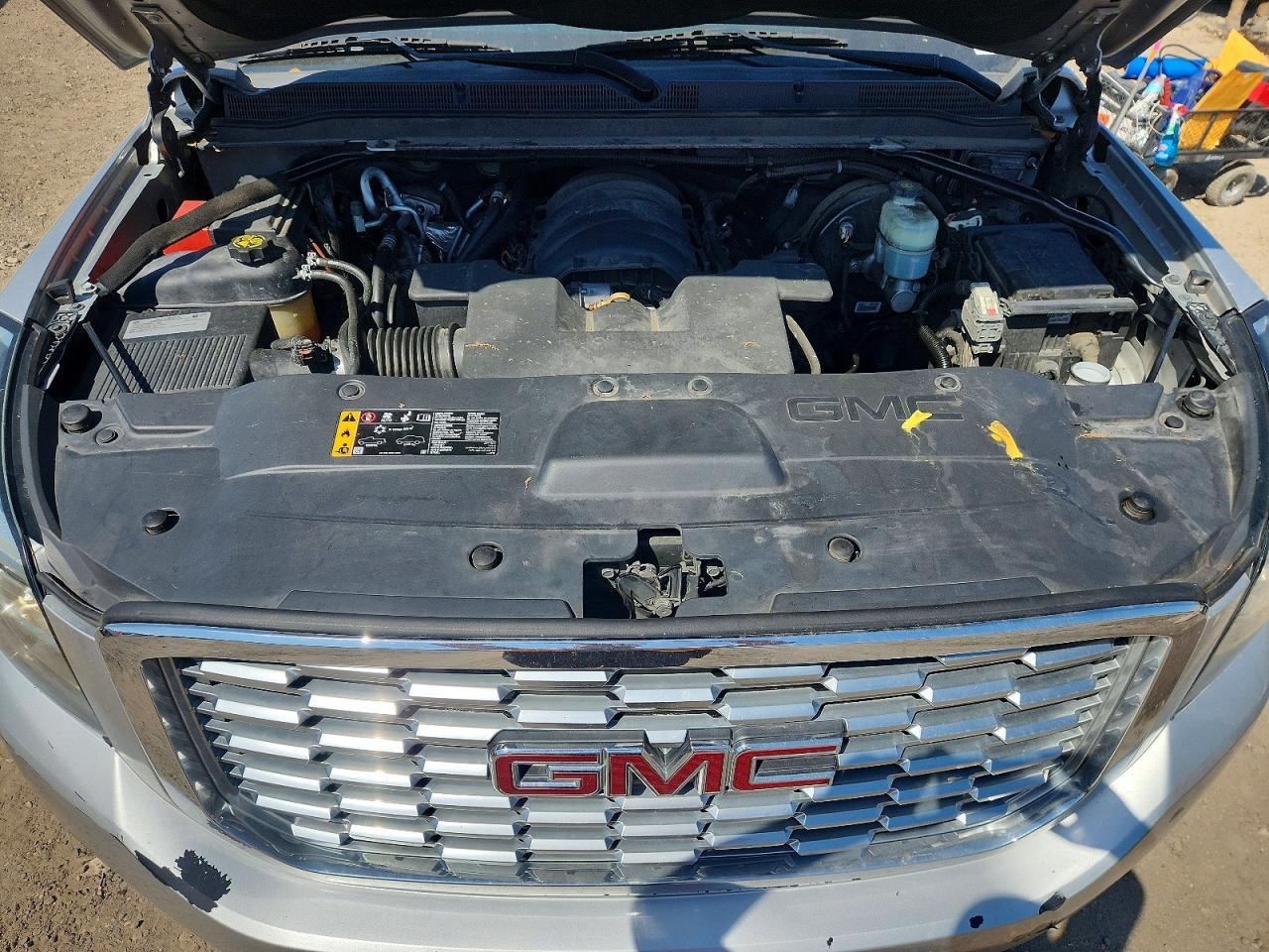 GMC YUKON