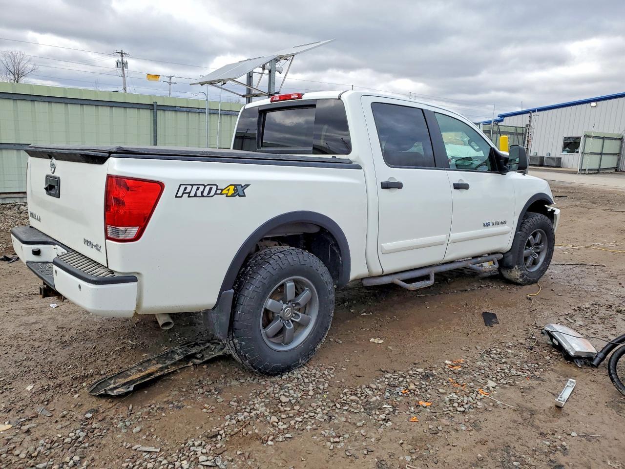 2013 NISSAN TITAN — фото 3