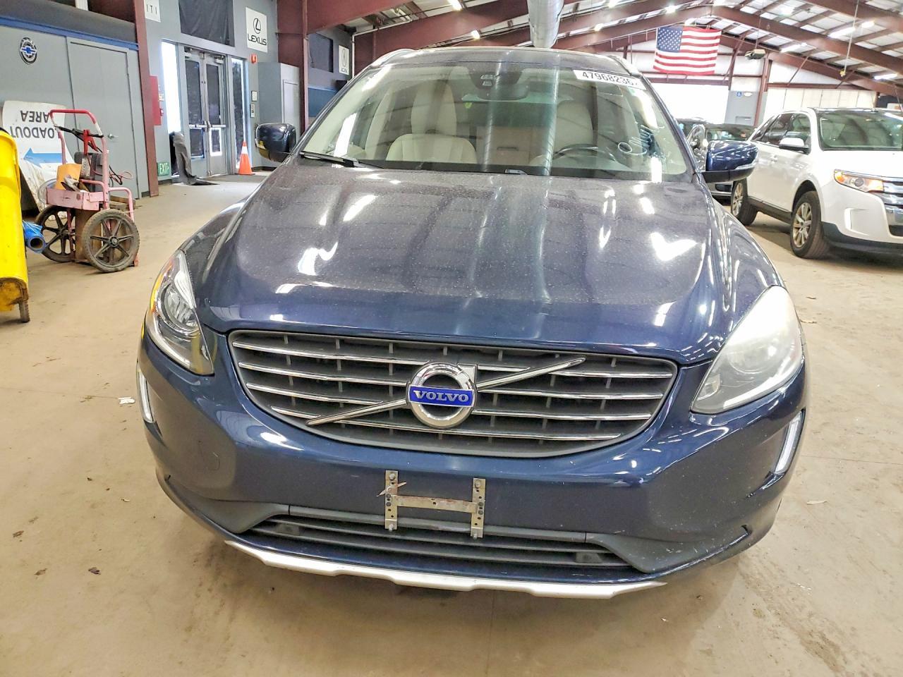 2015 VOLVO XC60 — фото 5