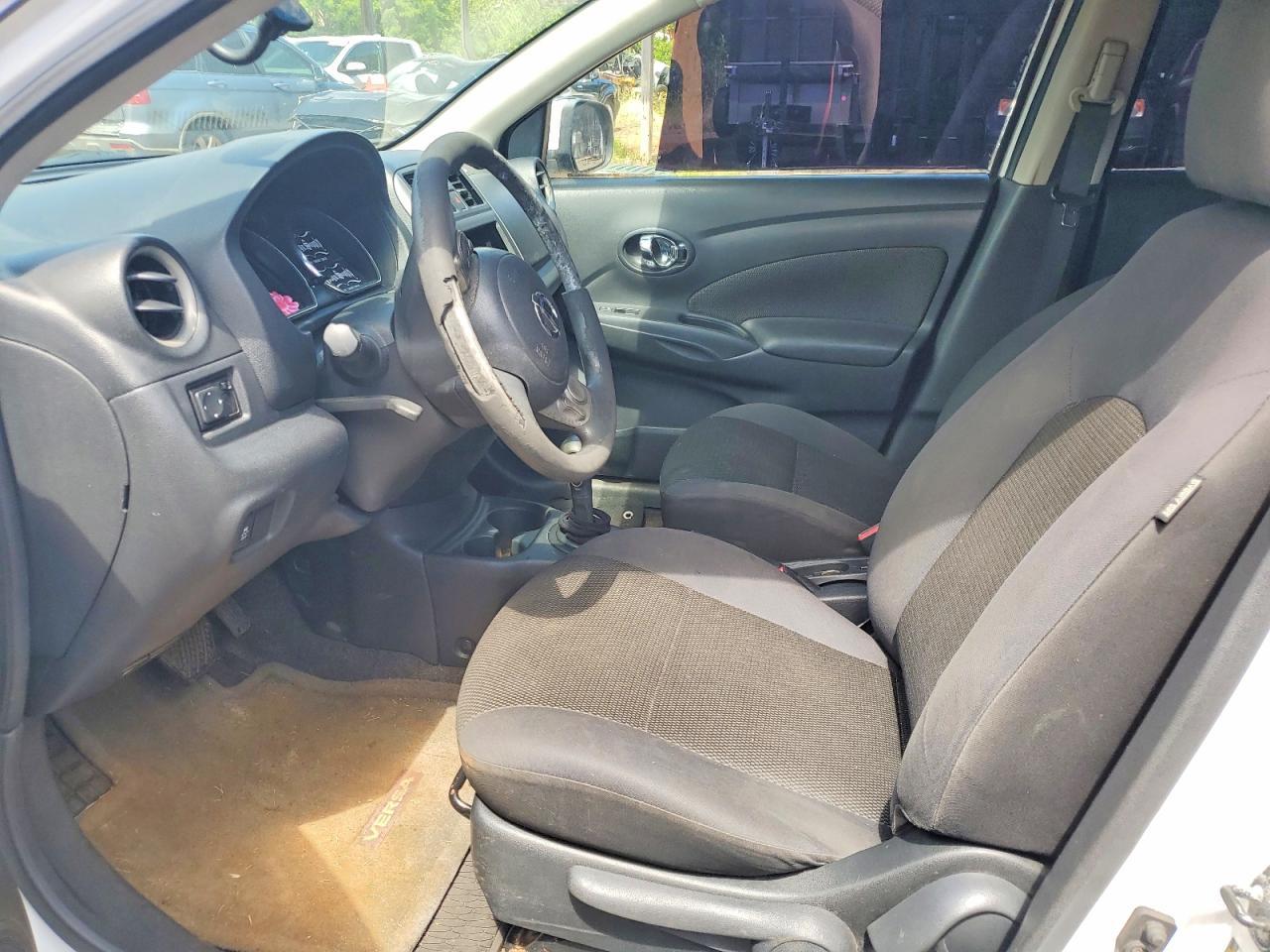 NISSAN VERSA