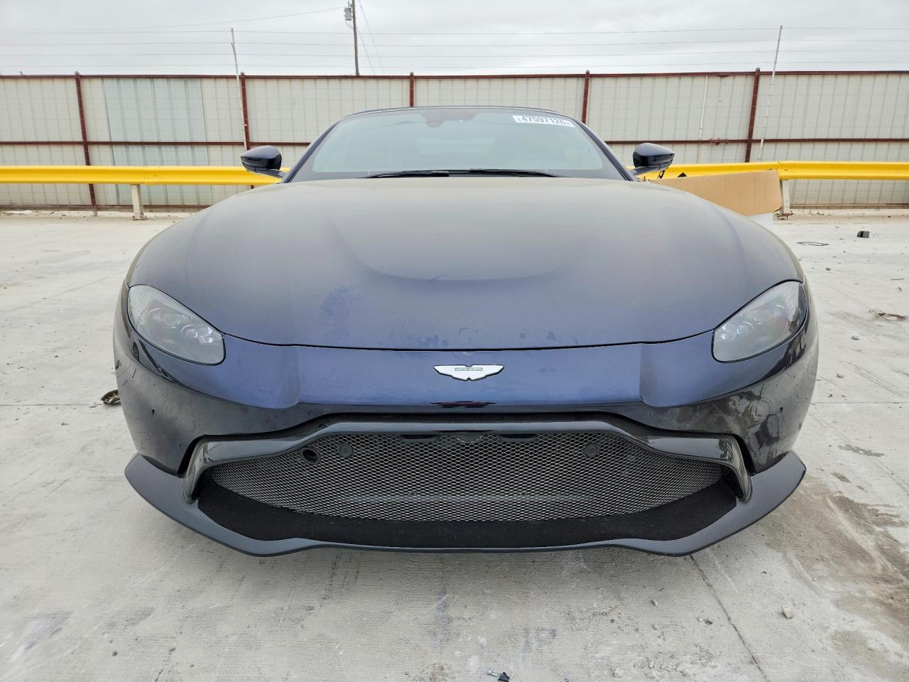 ASTON MARTIN VANTAGE