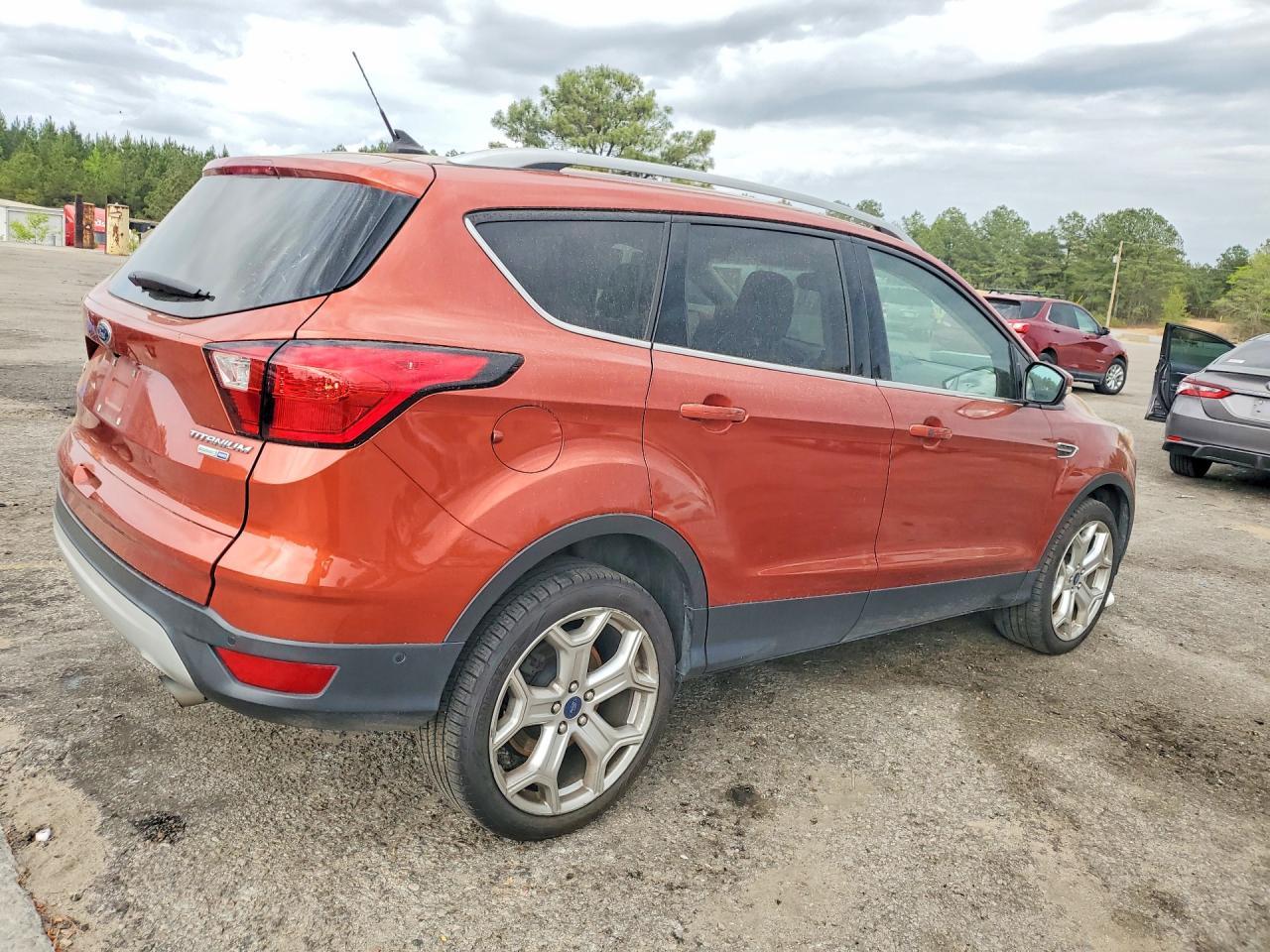 FORD ESCAPE