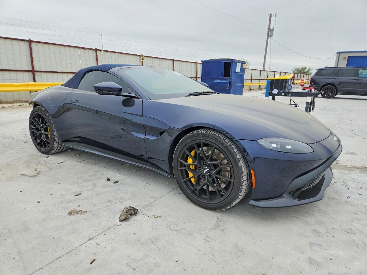 ASTON MARTIN VANTAGE