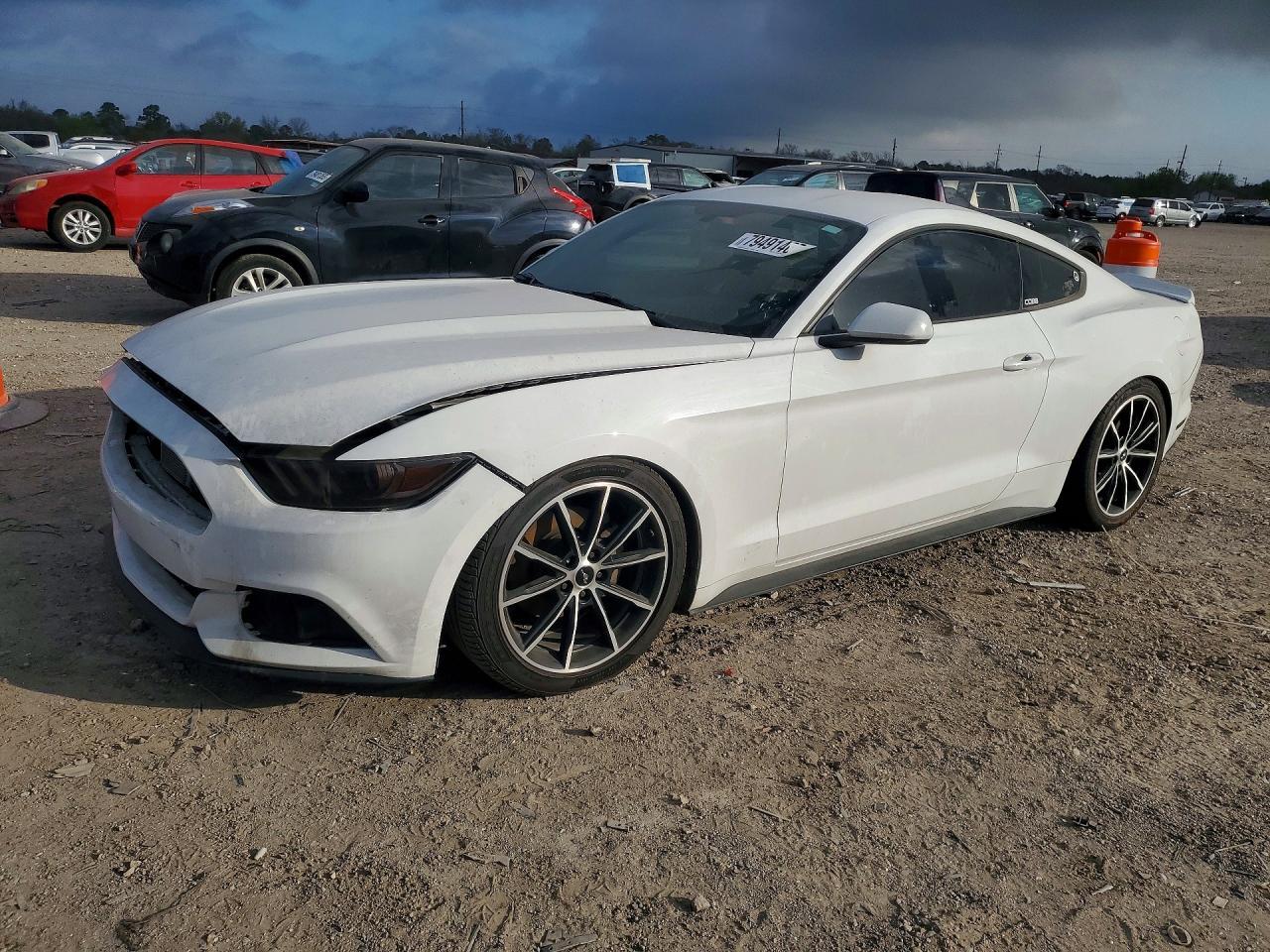 FORD MUSTANG