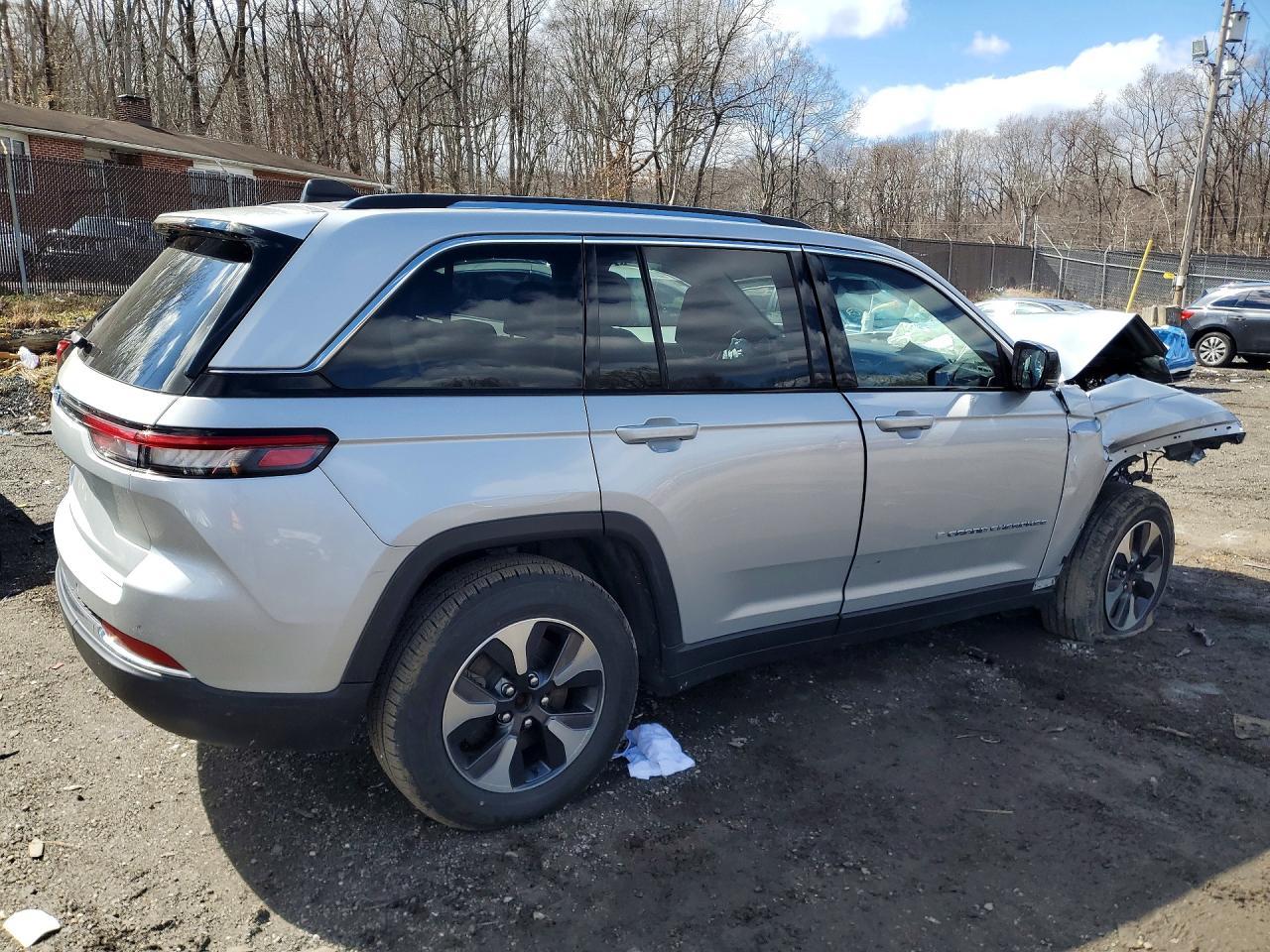 2023 JEEP GRAND CHEROKEE — фото 3