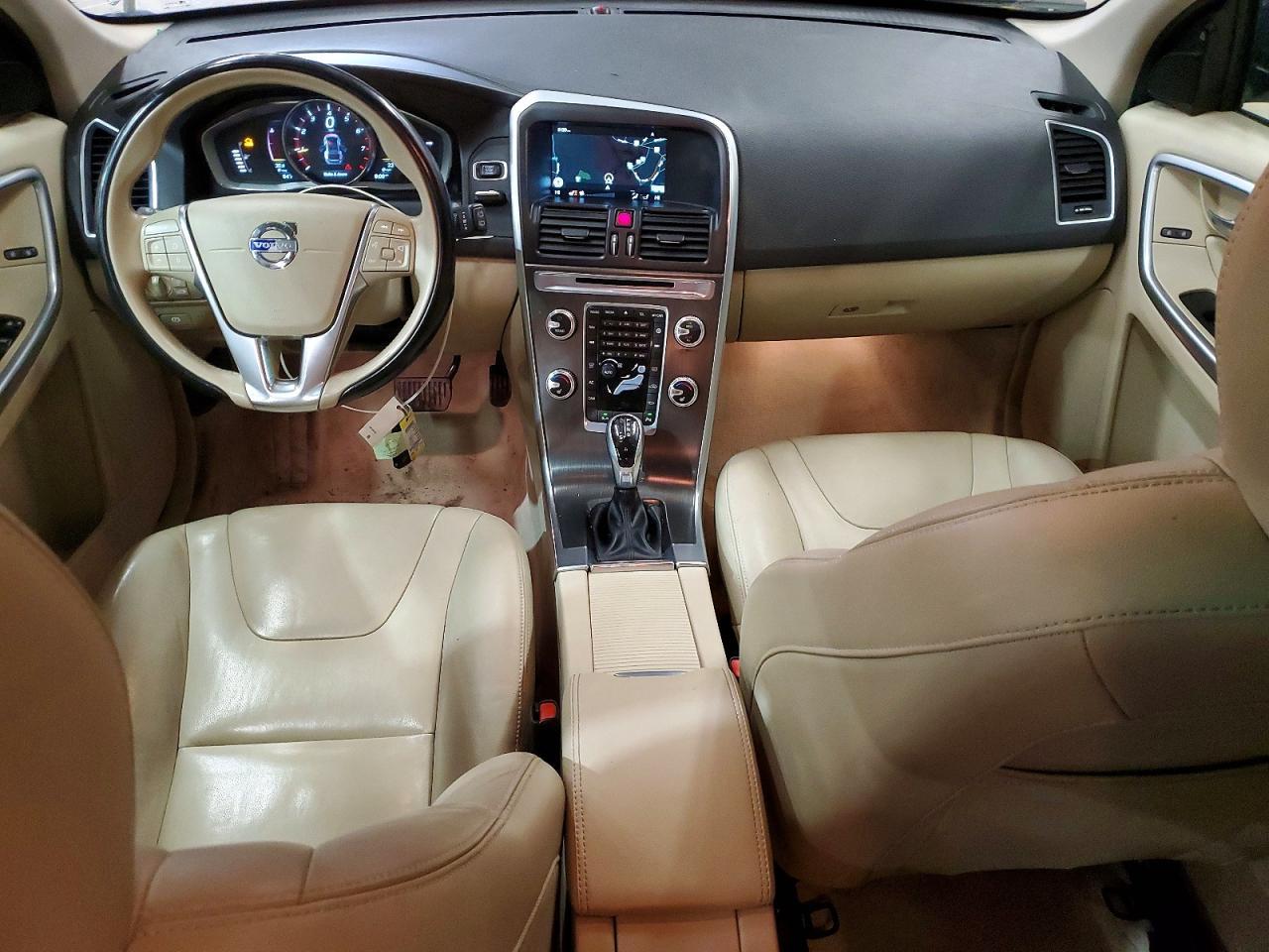 2015 VOLVO XC60 — фото 8