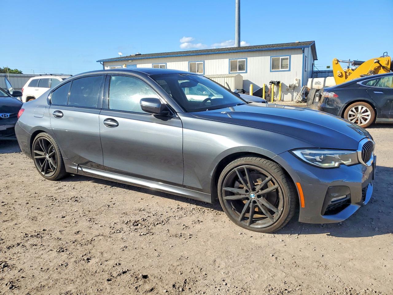 BMW 3 SERIES