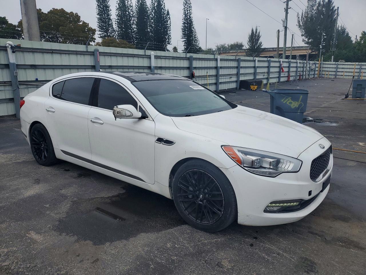 KIA K900