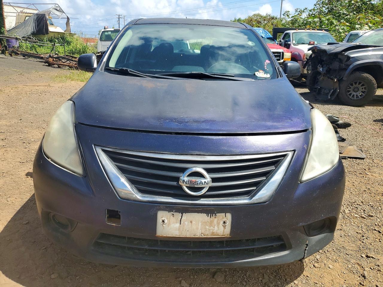 NISSAN VERSA