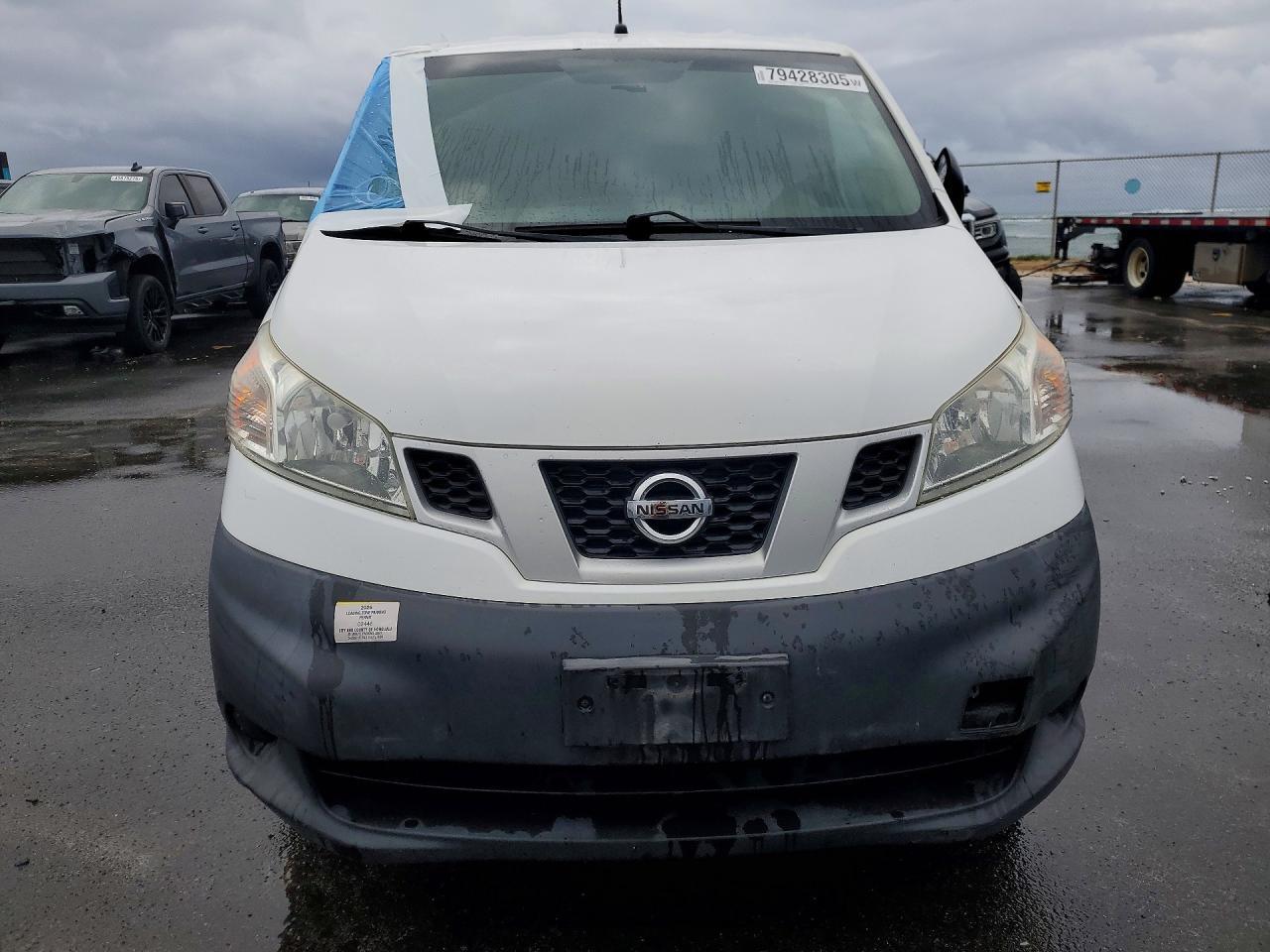 NISSAN NV200