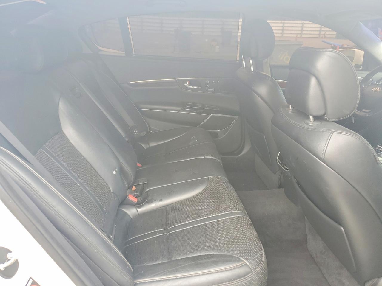 KIA K900