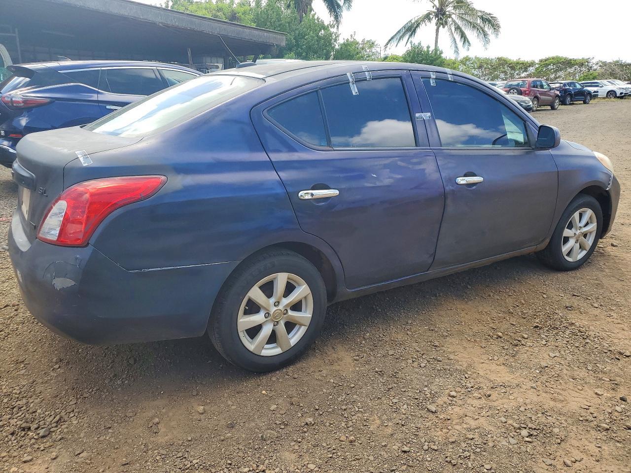NISSAN VERSA