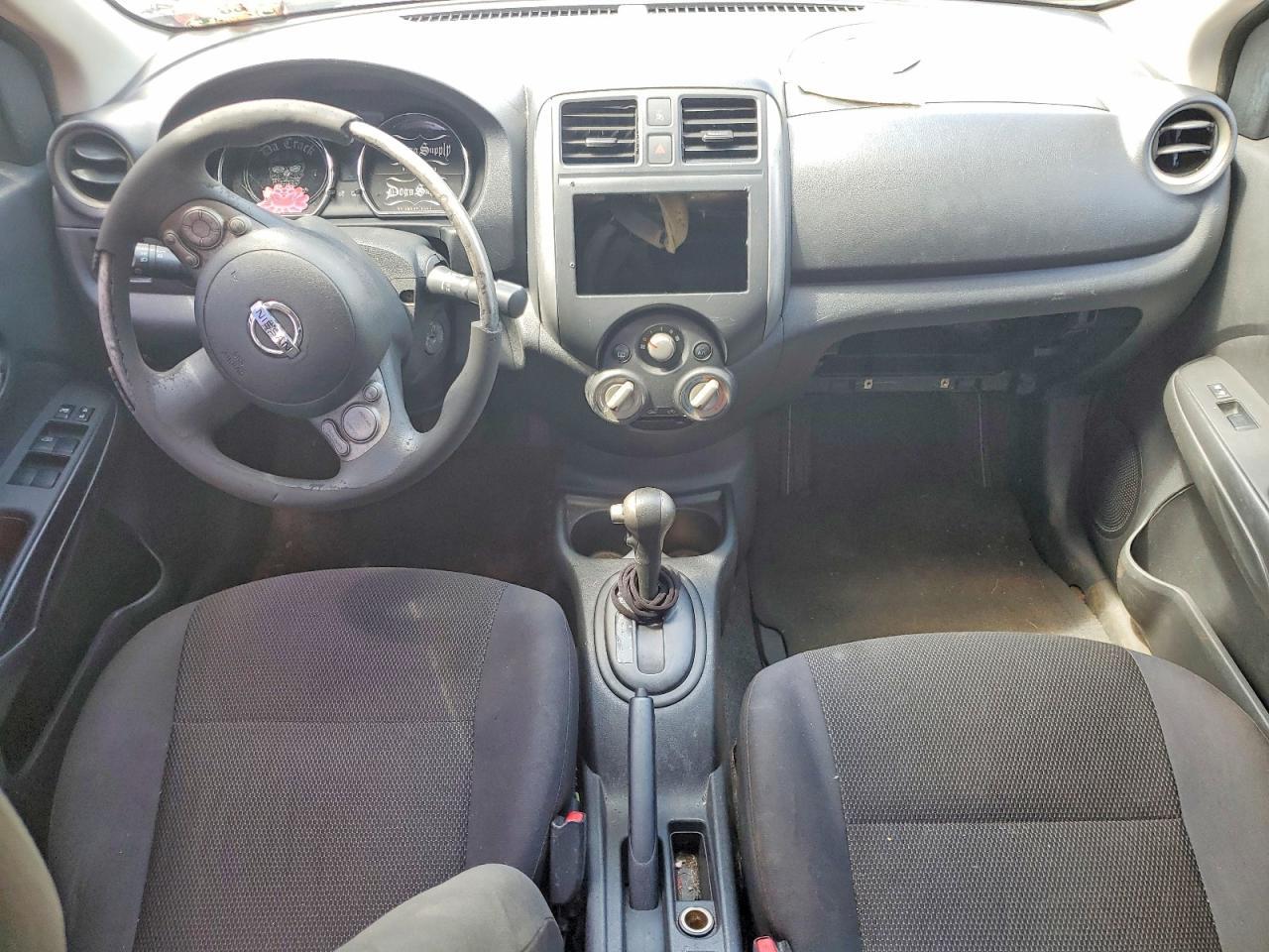 NISSAN VERSA
