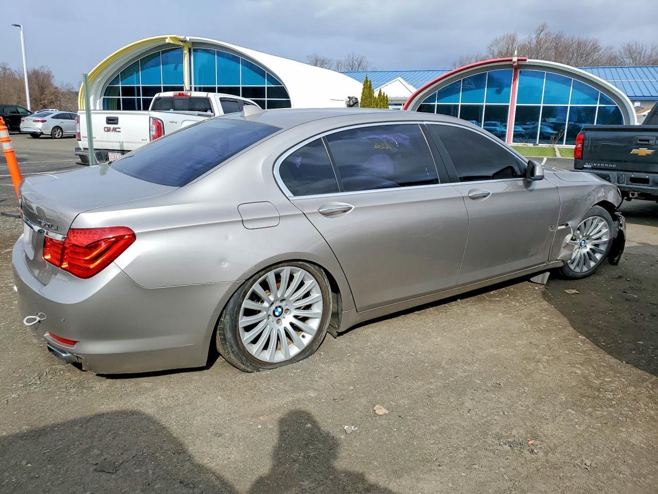 BMW 7 SERIES
