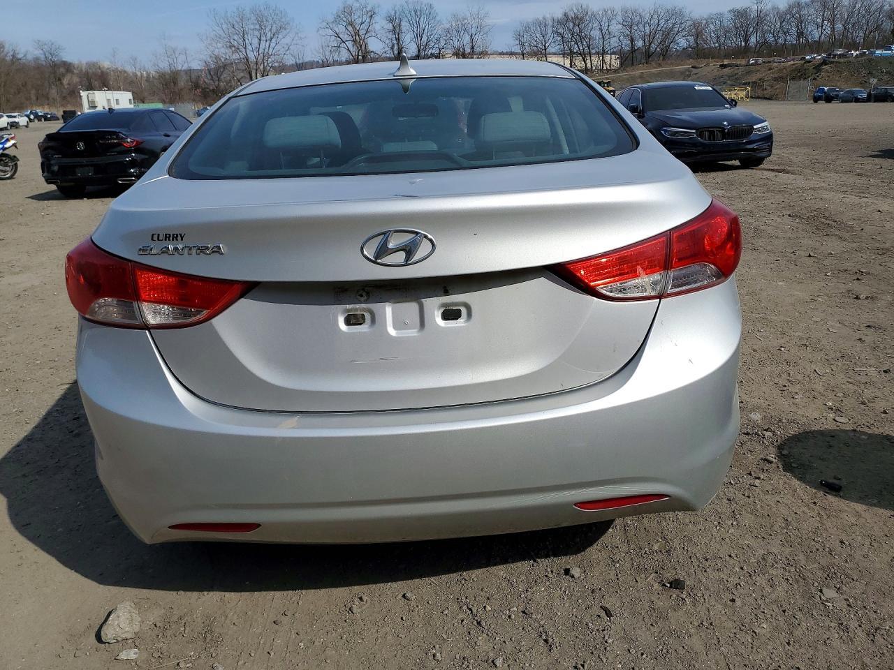 2012 HYUNDAI ELANTRA — фото 6