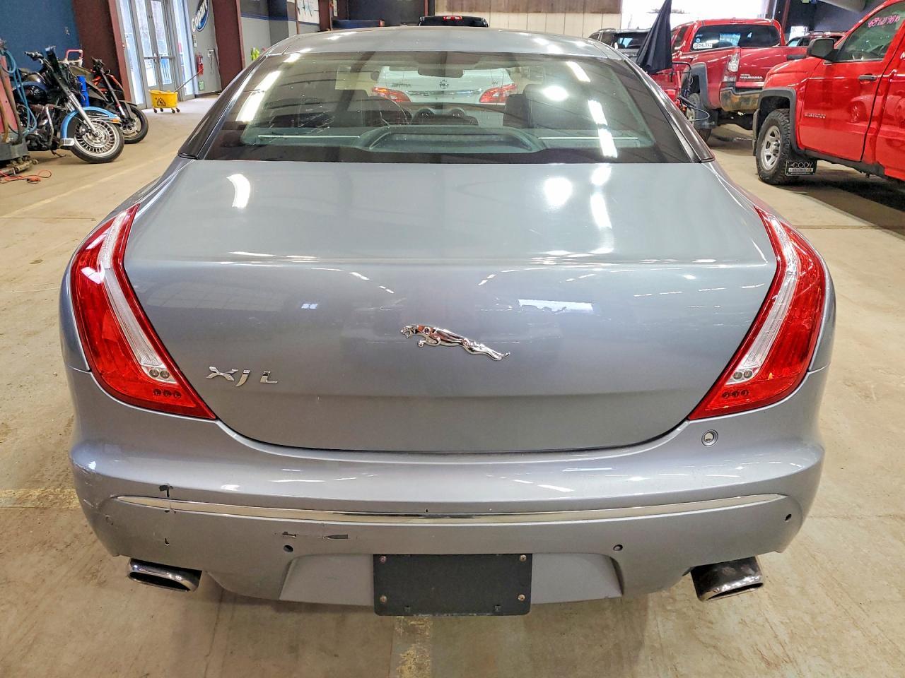 2011 JAGUAR XJ — фото 6