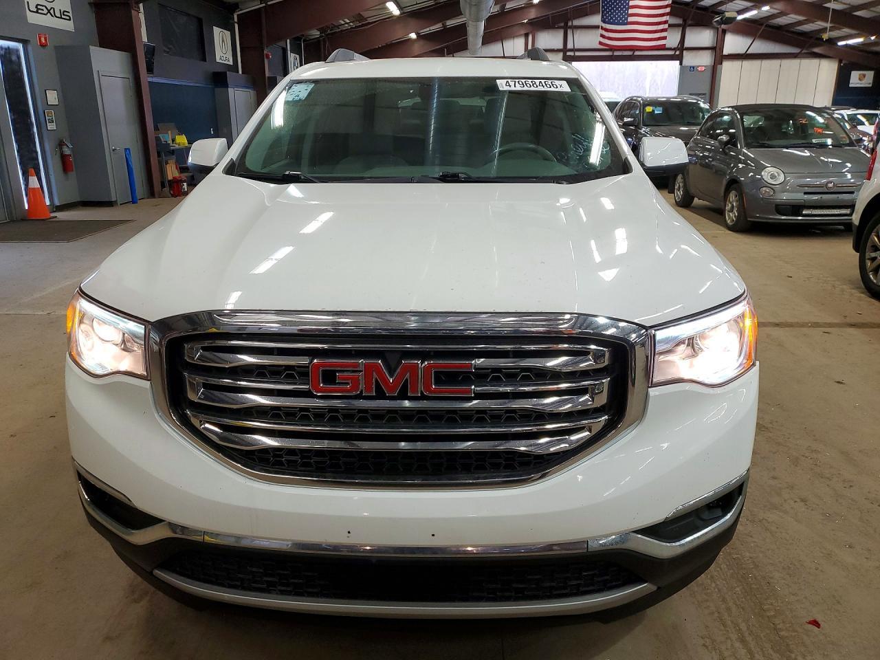 2017 GMC ACADIA — фото 5